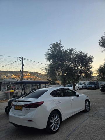 מאזדה 3