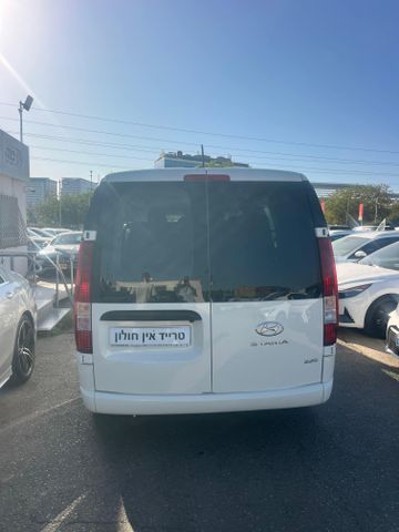 יונדאי סטאריה