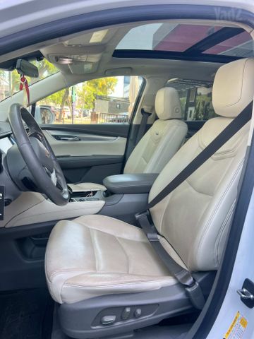 קאדילק XT5