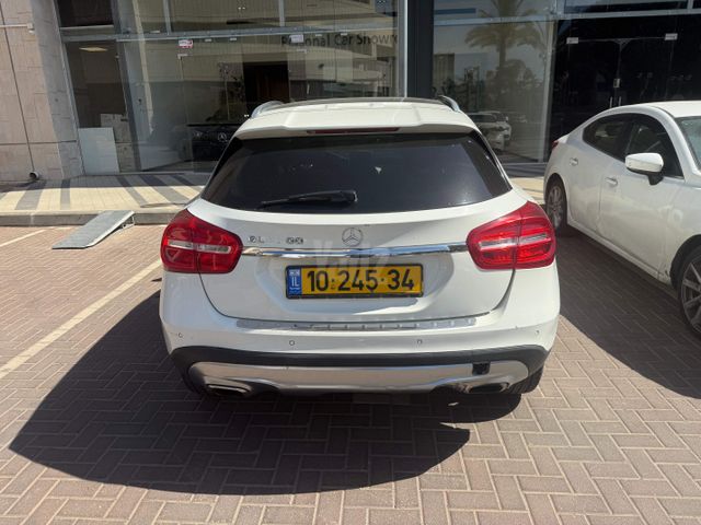 מרצדס-בנץ GLA
