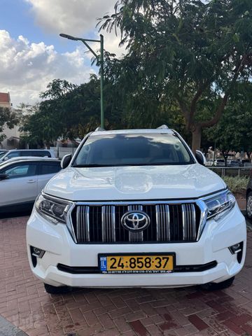 טויוטה לנד קרוזר