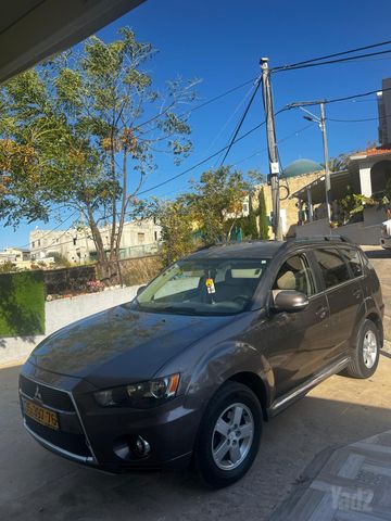מיצובישי אאוטלנדר