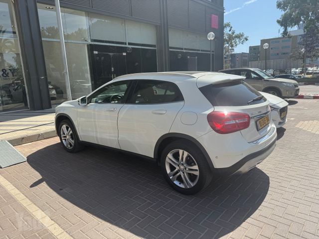 מרצדס-בנץ GLA