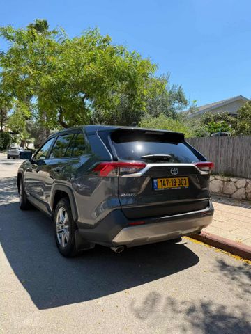 מודעת רכב טויוטה RAV4