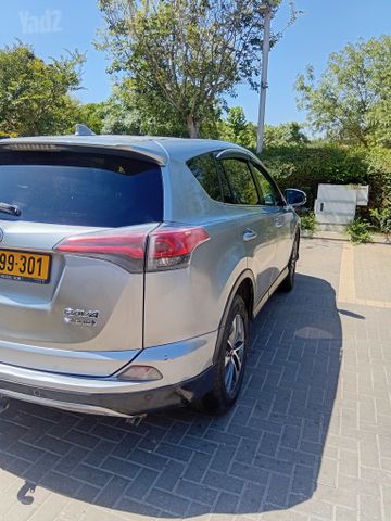 טויוטה RAV4