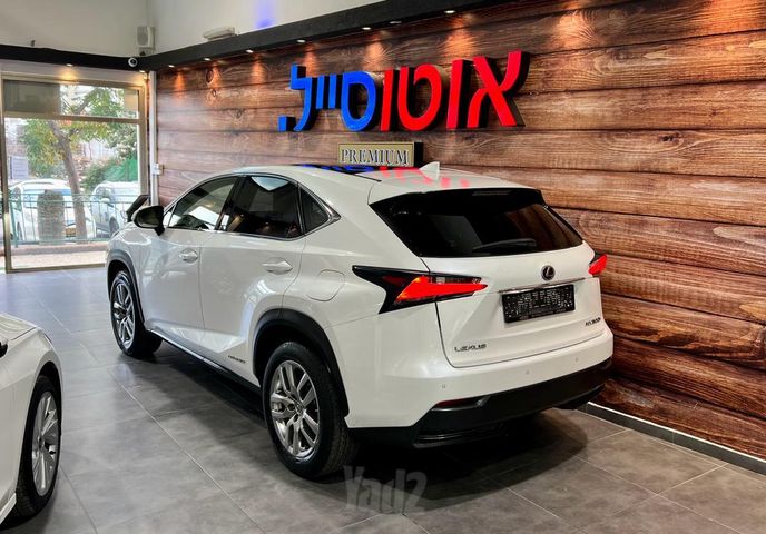 לקסוס NX