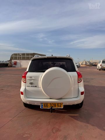 טויוטה RAV4