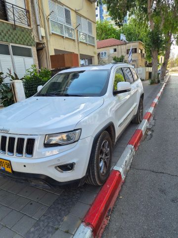 מודעת רכב ג'יפ גרנד צ'ירוקי