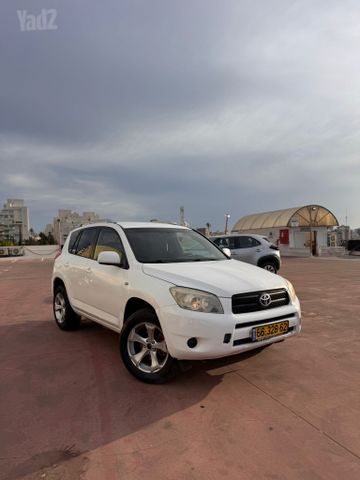 מודעת רכב טויוטה RAV4