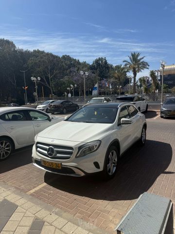מודעת רכב מרצדס-בנץ GLA