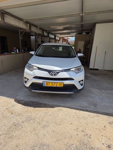 טויוטה RAV4