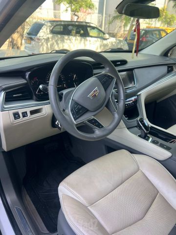 קאדילק XT5