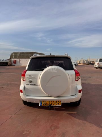 טויוטה RAV4