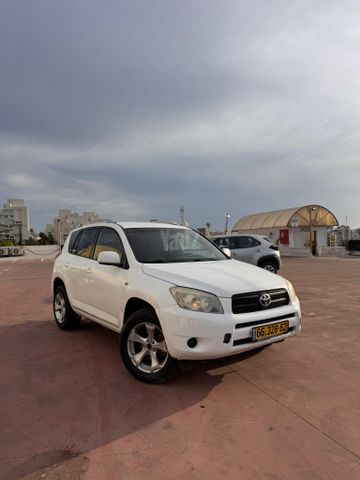 מודעת רכב טויוטה RAV4
