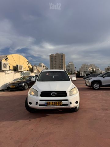 טויוטה RAV4