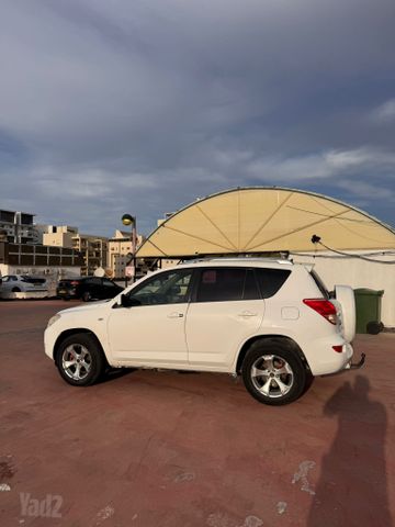 טויוטה RAV4