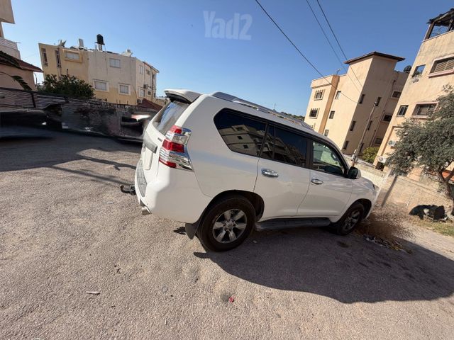 טויוטה לנד קרוזר