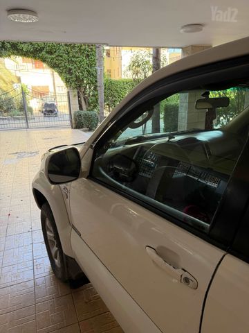 טויוטה לנד קרוזר