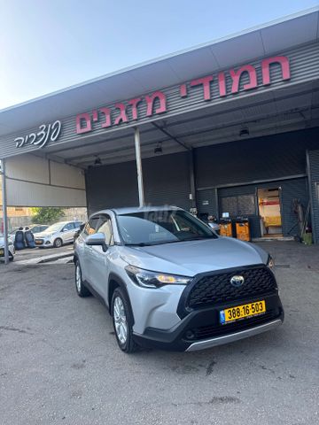 טויוטה קורולה קרוס