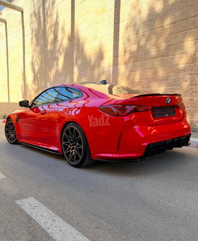 ב מ וו M4