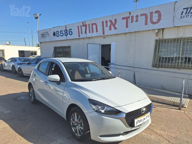 מודעת רכב מאזדה 2