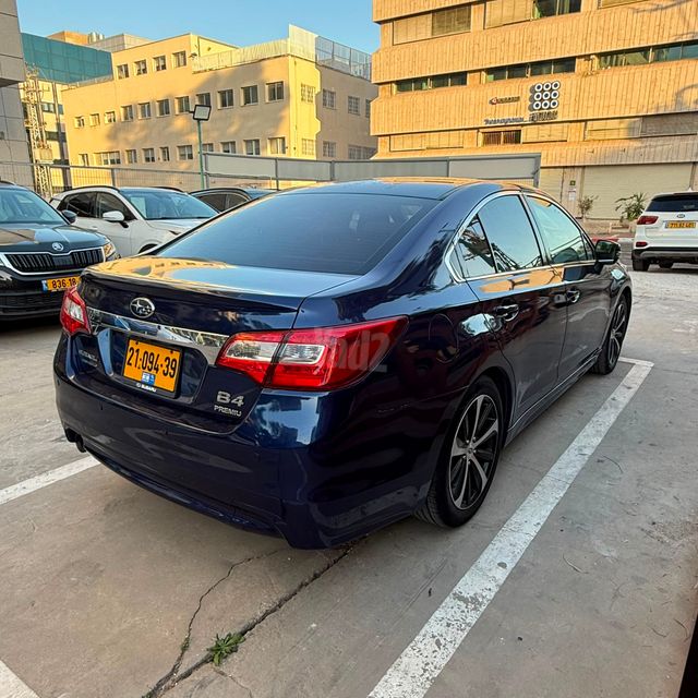 סובארו B4/לגאסי