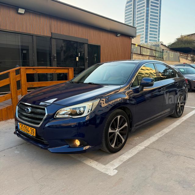סובארו B4/לגאסי