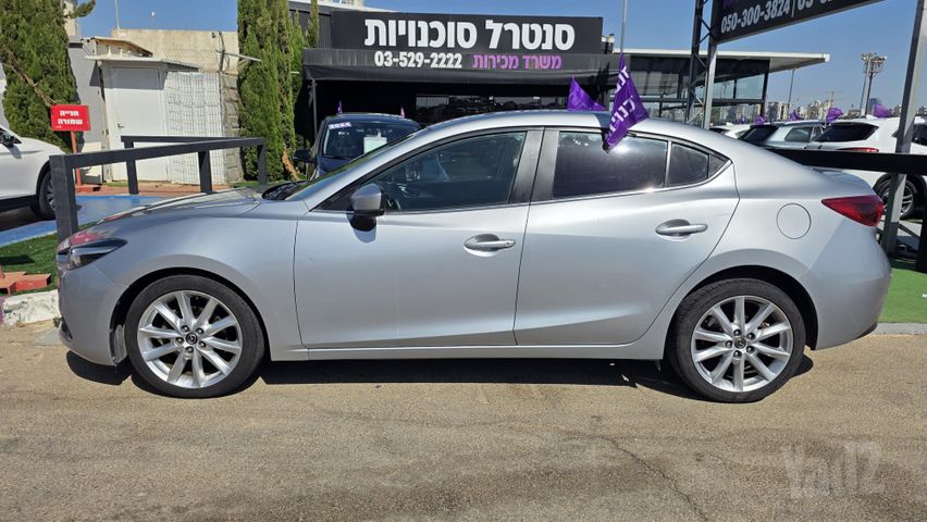 מאזדה 3