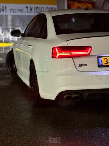 אאודי S6