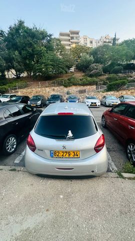 פיג'ו 208