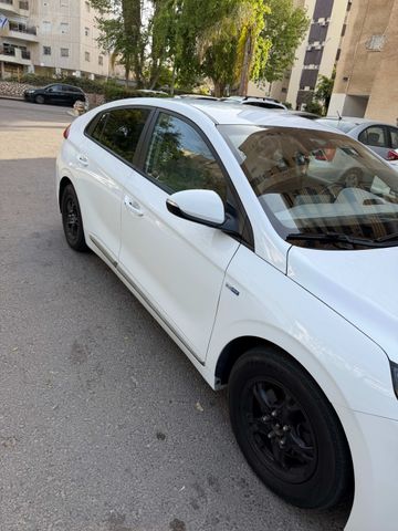 יונדאי איוניק