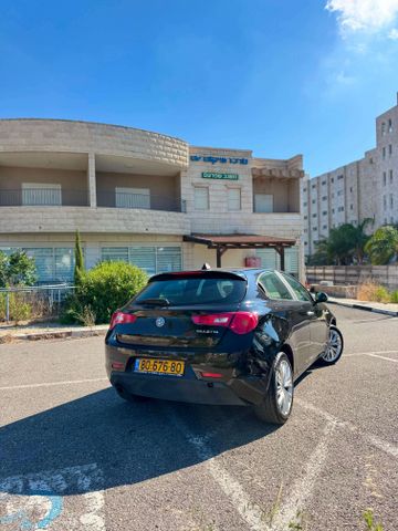 אלפא רומיאו ג'ולייטה