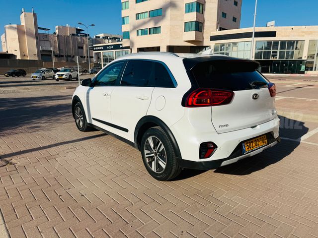 קיה נירו