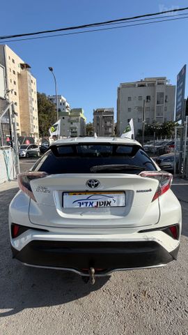 טויוטה C-HR