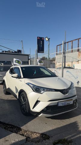 מודעת רכב טויוטה C-HR