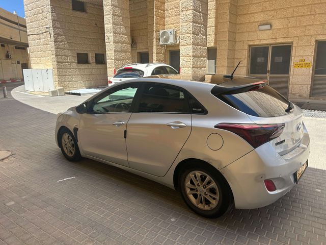 יונדאי i30