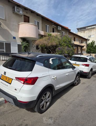 מודעת רכב סיאט ארונה