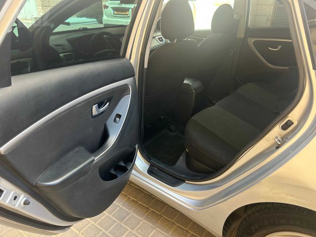 יונדאי i30