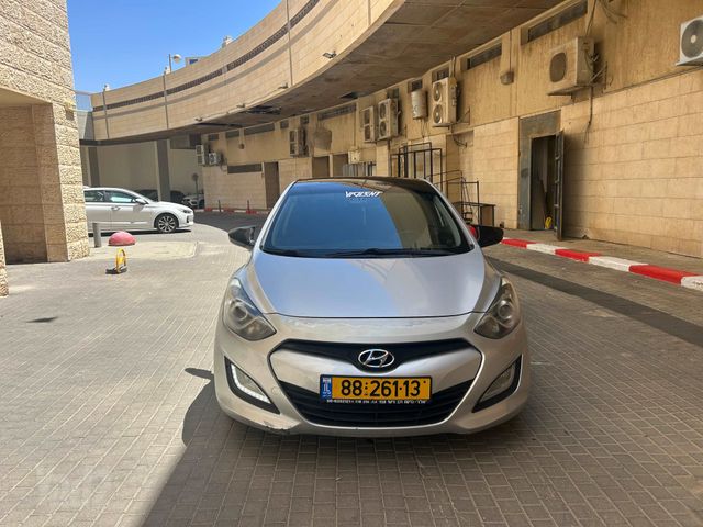 יונדאי i30