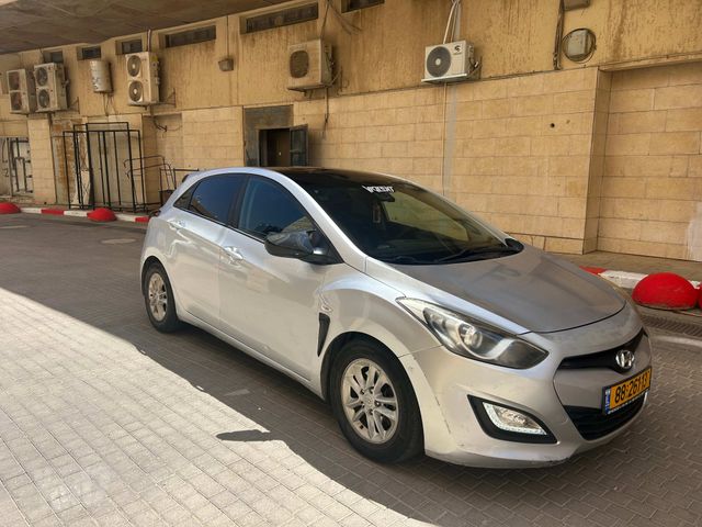יונדאי i30