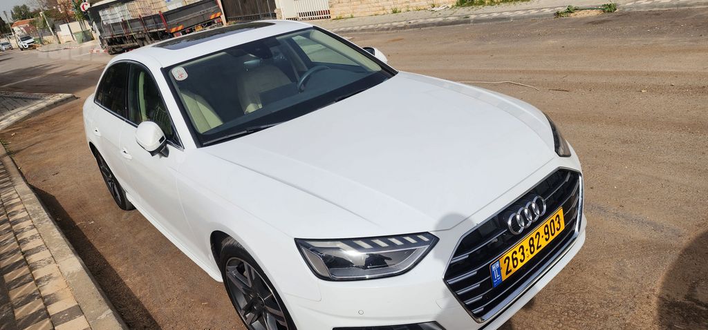 אאודי A4