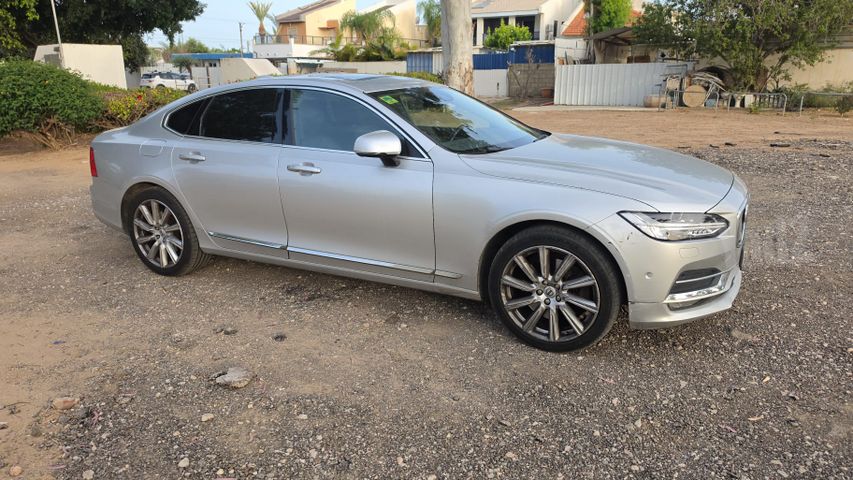 וולוו S90