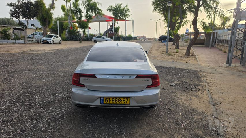וולוו S90