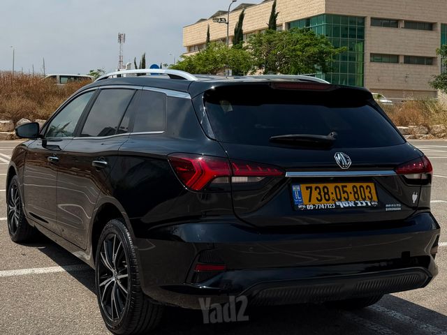 אם ג'י MG5