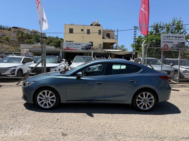 מאזדה 3