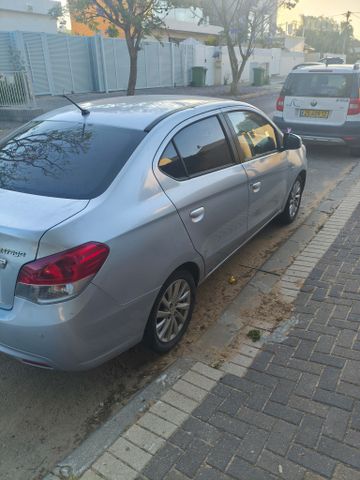 מודעת רכב מיצובישי אטראז'