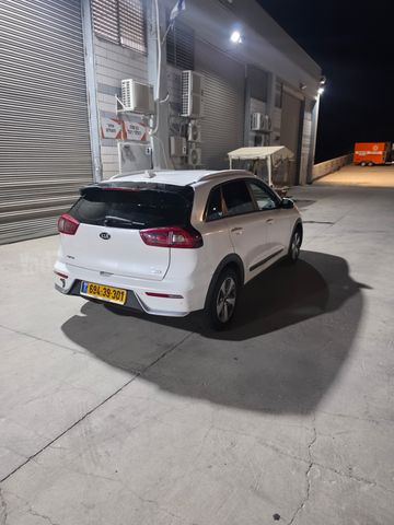 קיה נירו