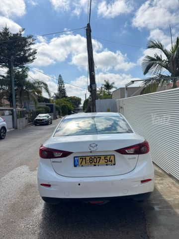 מאזדה 3