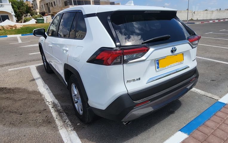 מודעת רכב טויוטה RAV4