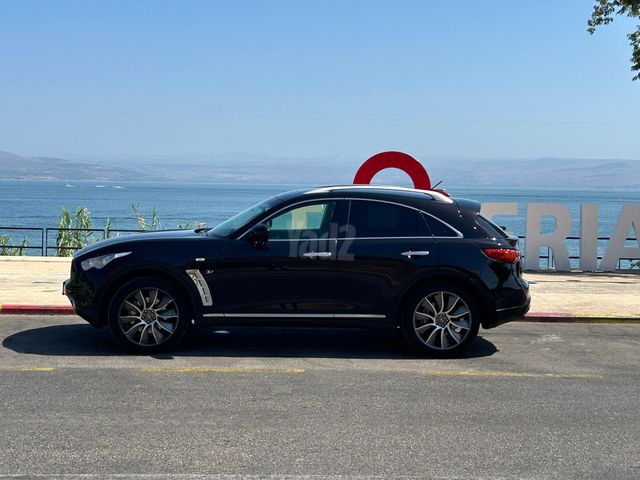 אינפיניטי QX70